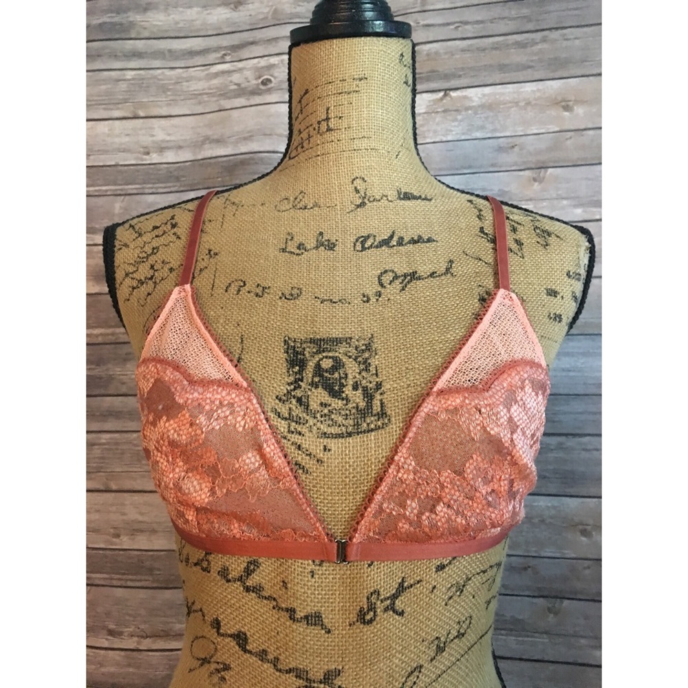 ‼️NEVER WORN ❗️Victoria’s Secret Bralette MEDIUM